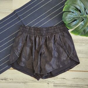 Athleta Racer Run Camo Shorts 4.5 Black Size Extra Small